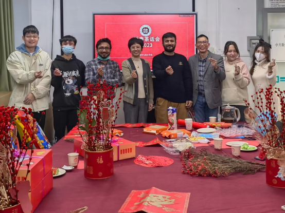 迎春纳福—数学与统计好色视频
举办2023师生新春茶话会